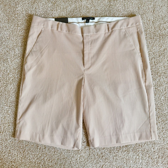 Banana Republic Factory Pants - Banana Republic 10” Inseam Shorts Women’s 16 Tan White Stripe NEW (See Photos)